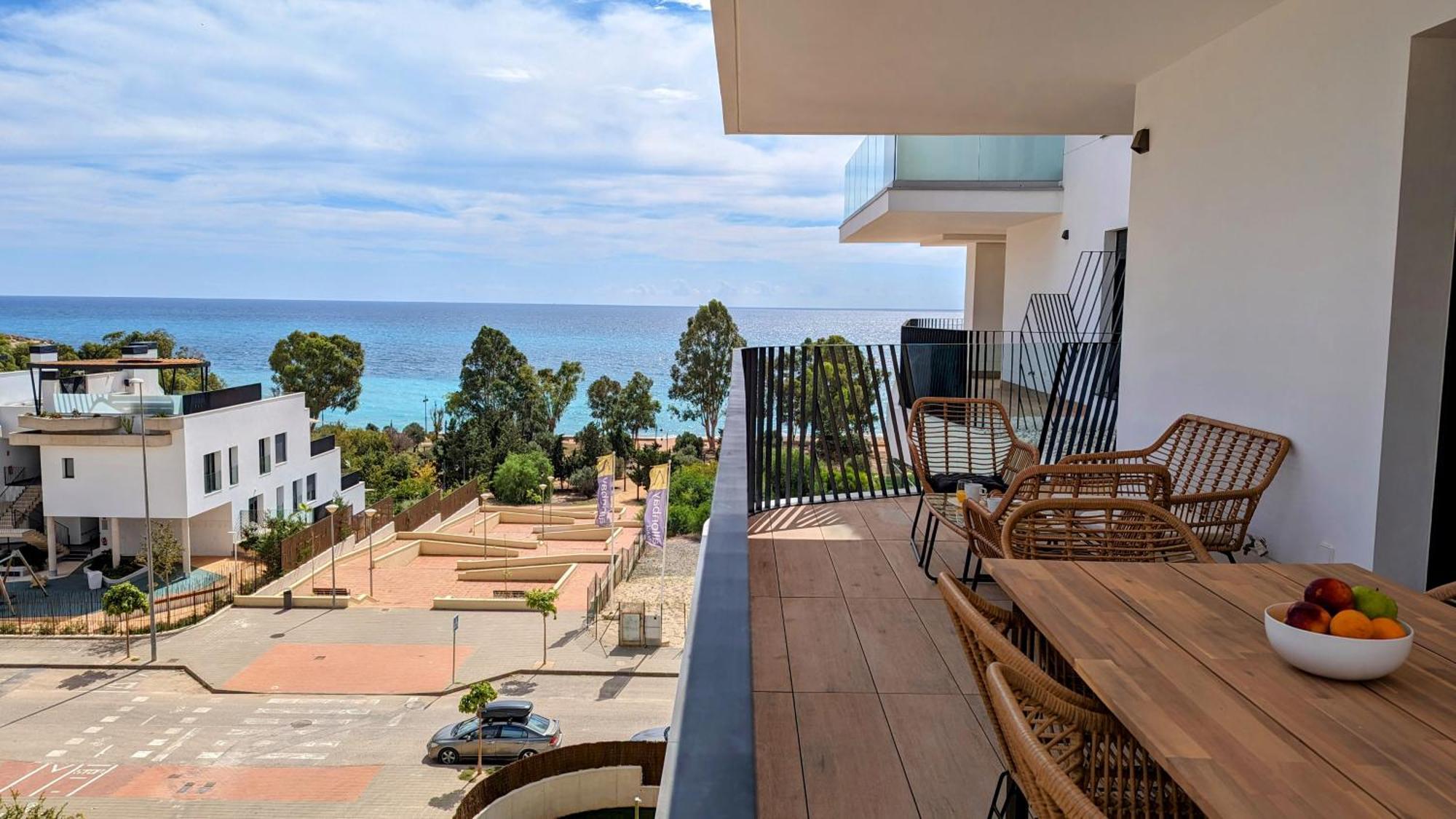 Allonbay Sea View Apartment *